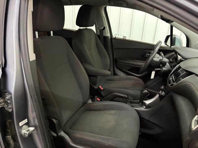 Used 2020 Chevrolet Trax LS image 24