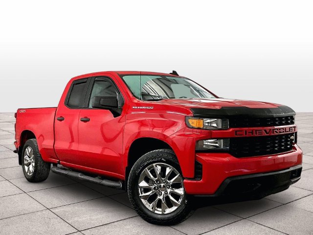 Used 2020 Chevrolet Silverado 1500 Custom w/ Custom Value Package AWD/4WD image 2
