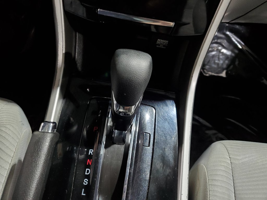 Used 2017 Honda Accord LX image 31