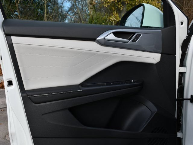 New 2026 Volkswagen Taos SEL AWD/4WD image 10