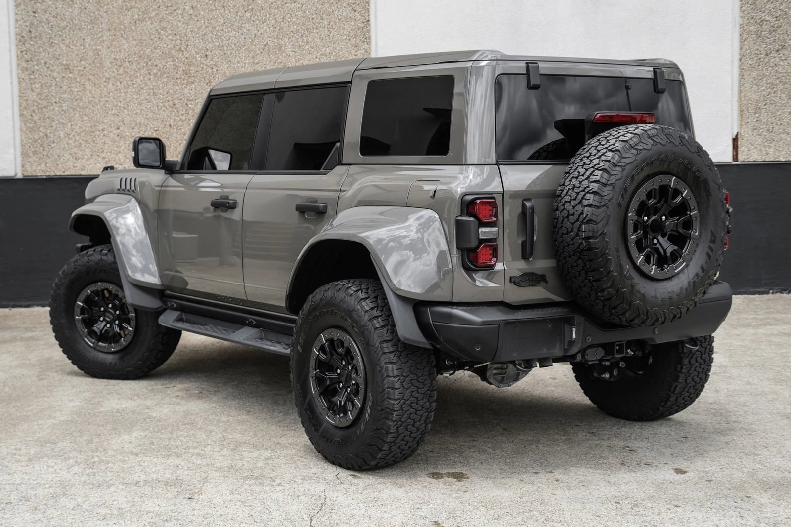 Used 2025 Ford Bronco Raptor w/ Interior Carbon Fiber Pack AWD/4WD image 9