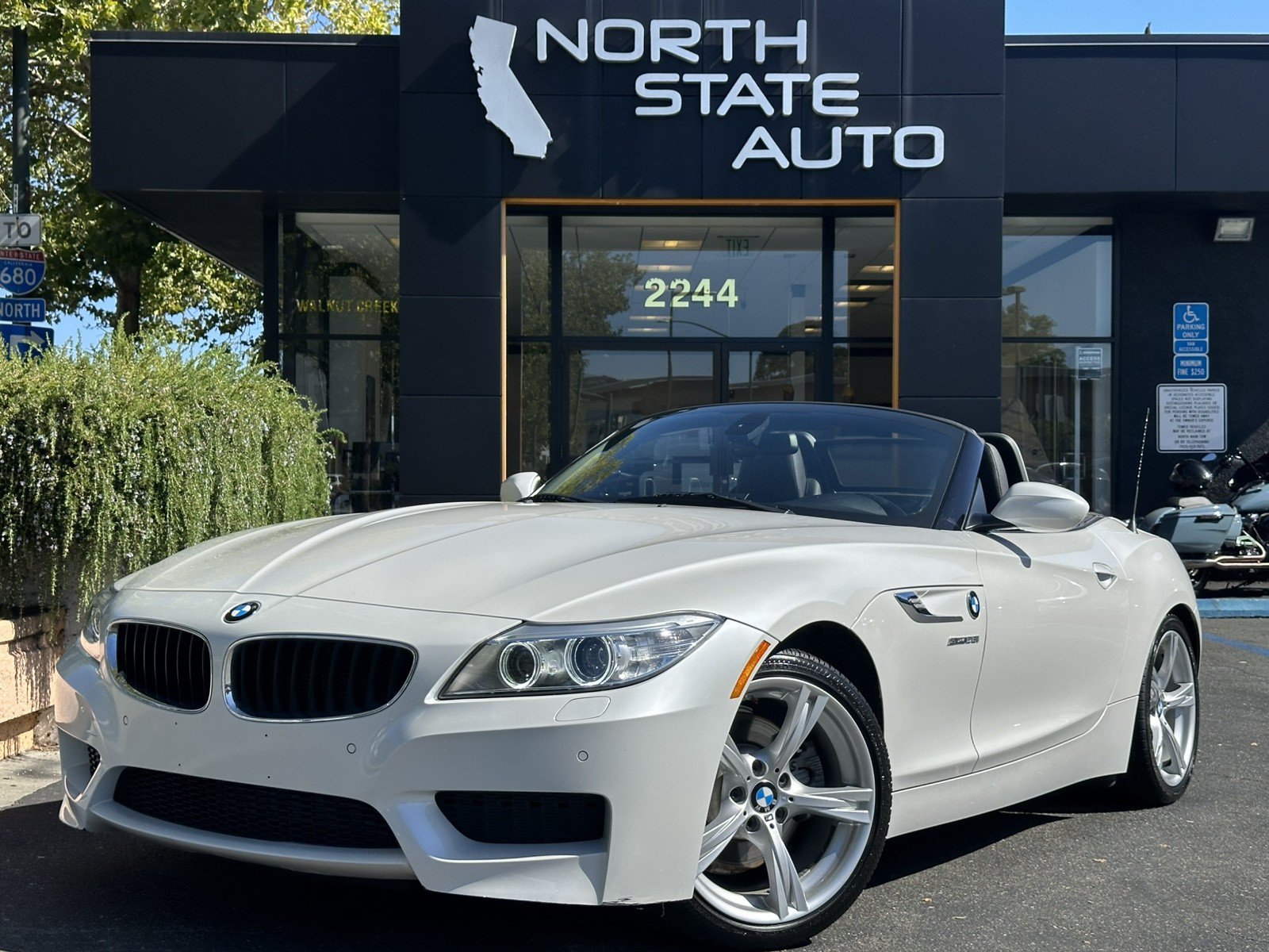 Used 2016 BMW Z4 sDrive28i RWD image 2