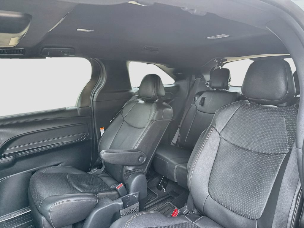 Used 2025 Toyota Sienna Limited AWD/4WD image 23