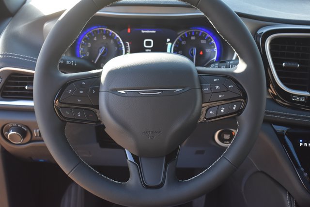New 2027 Chrysler Pacifica Limited w/ Family Tech Group FWD image 22