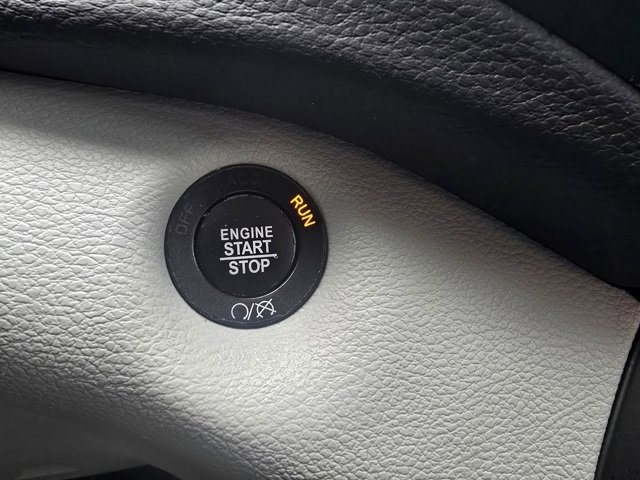 Used 2019 Jeep Cherokee Limited image 21