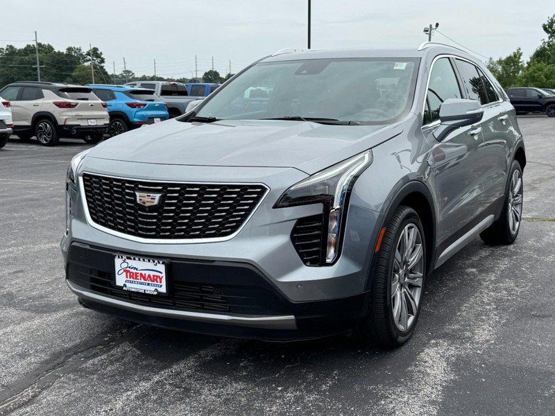Used 2023 Cadillac XT4 Premium Luxury w/ Enhanced Visibility Package FWD image 8