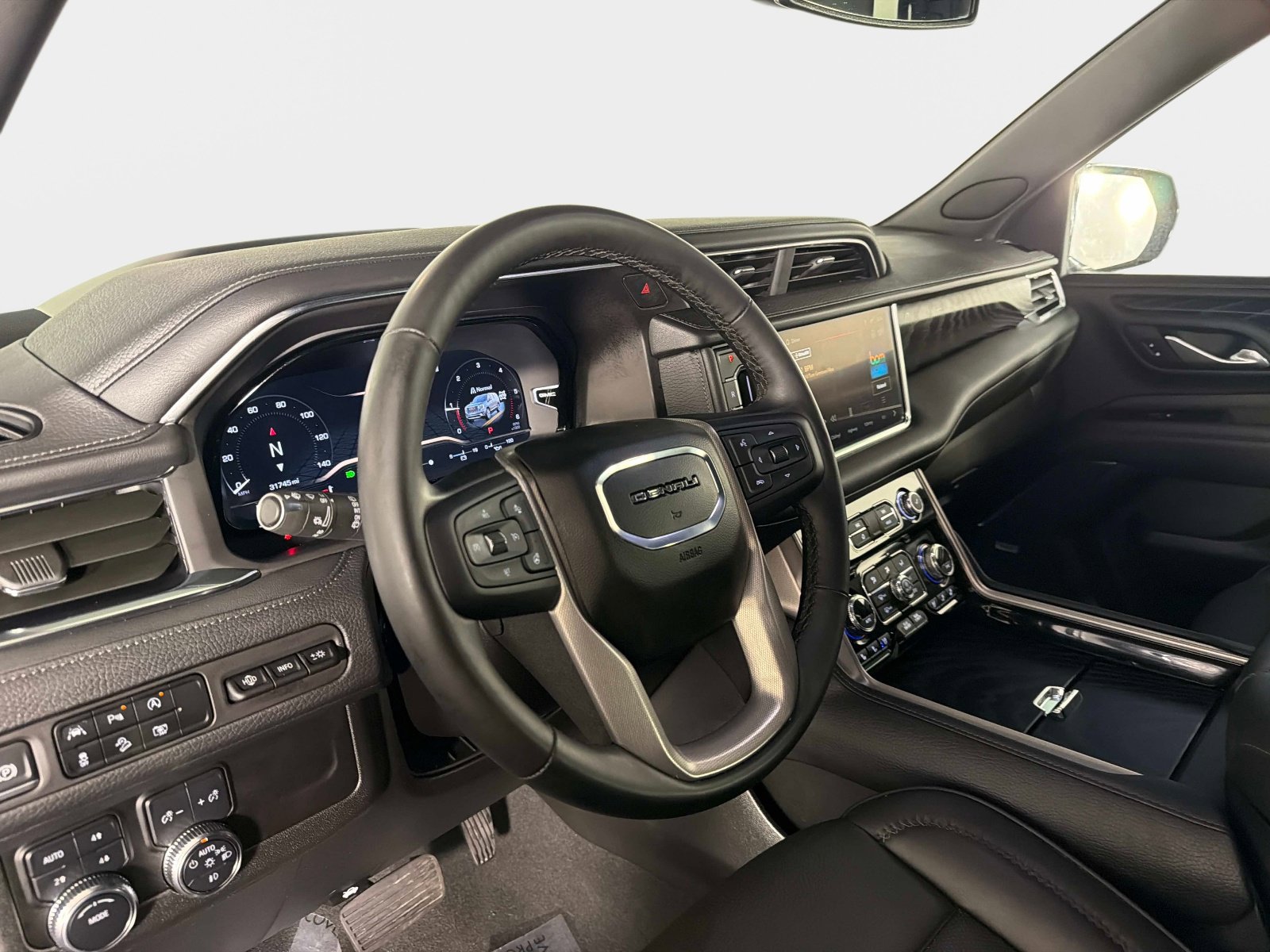 Used 2024 GMC Yukon Denali AWD/4WD image 40