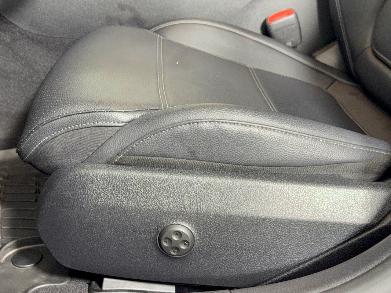 Used 2023 Mercedes-Benz C 300 Sedan image 16