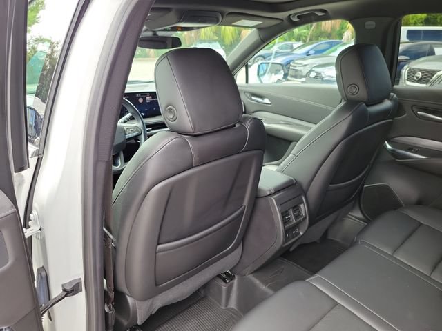 Used 2024 Cadillac XT4 Premium Luxury AWD/4WD image 15