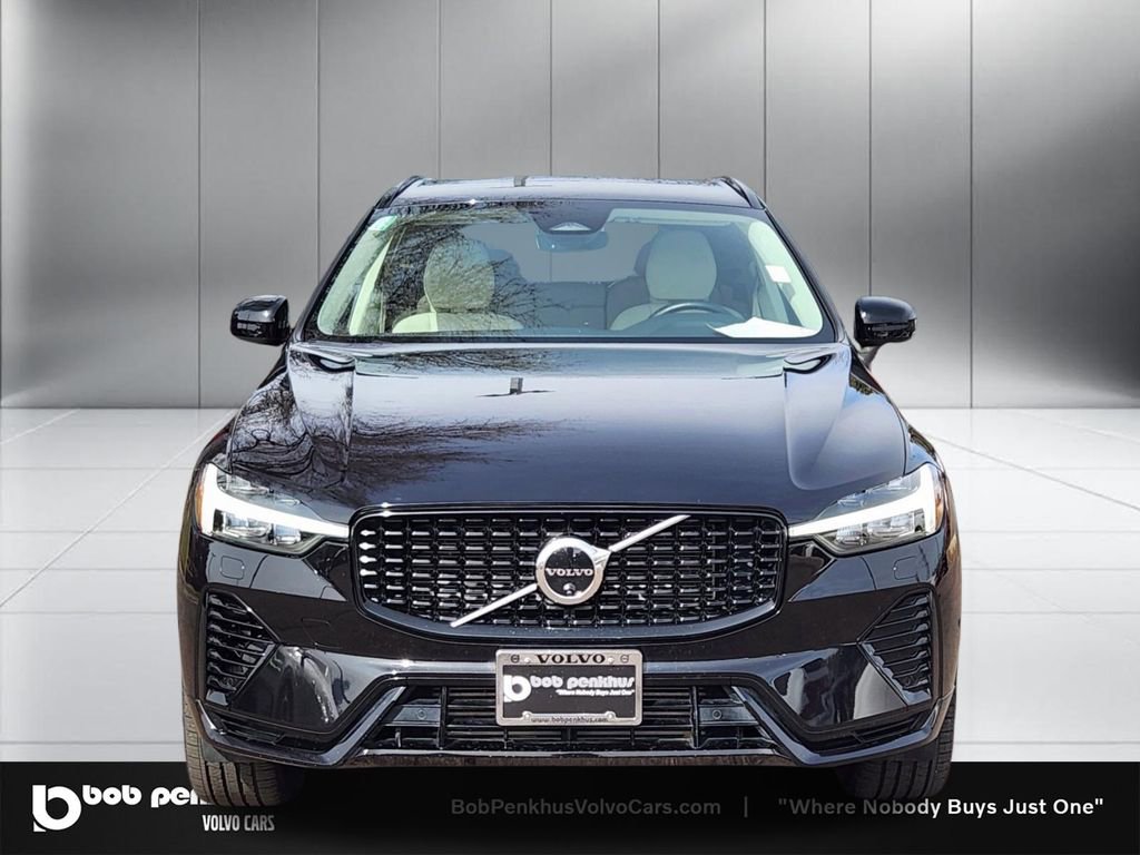 Used 2025 Volvo XC60 T8 Plus w/ Protection Package Premier image 21