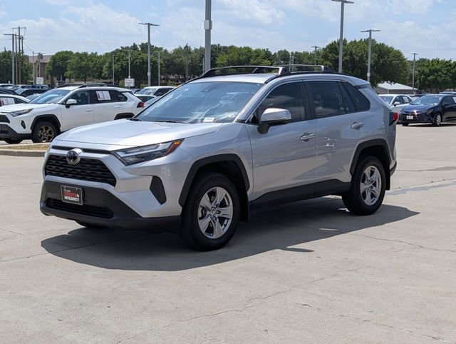 Used 2024 Toyota RAV4 XLE w/ Convenience Package FWD image 10