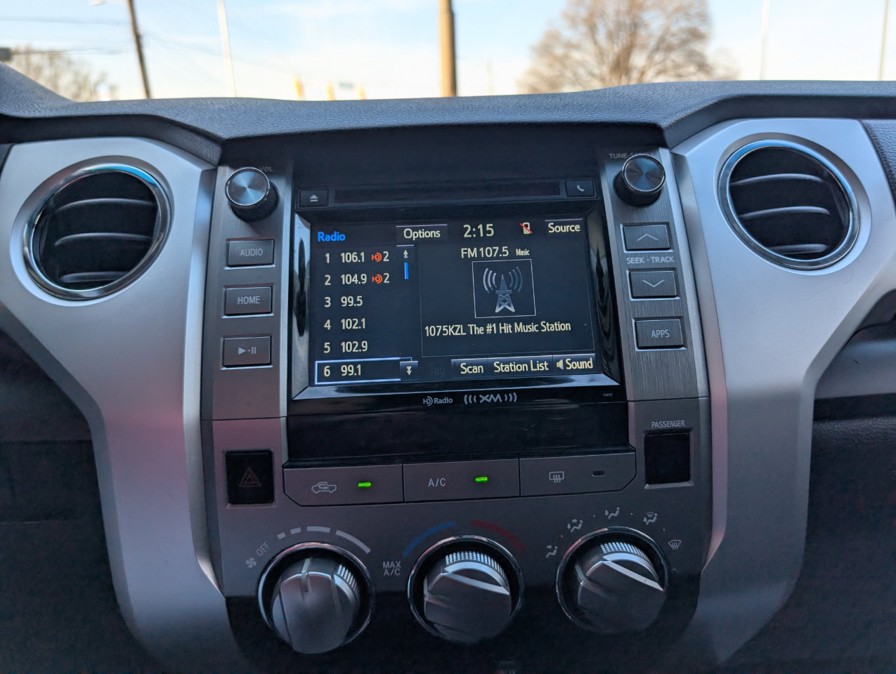 Used 2017 Toyota Tundra SR5 w/ SR5 Upgrade Package image 15