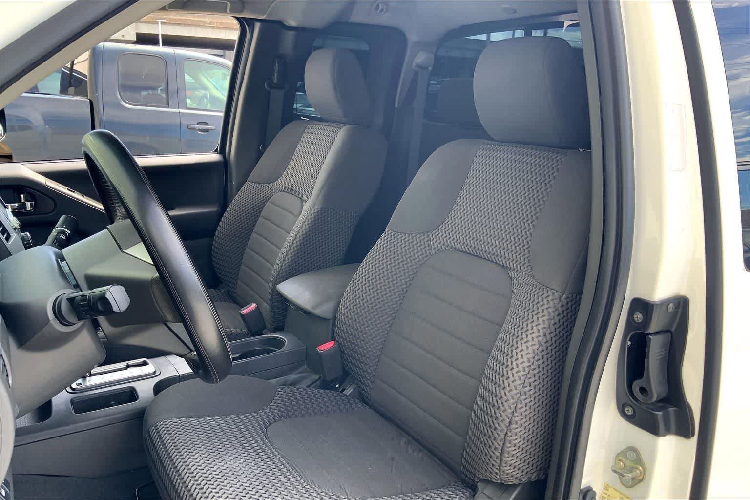 Used 2019 Nissan Frontier SV w/ Value Truck Package AWD/4WD image 11