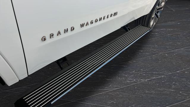 Used 2024 Jeep Grand Wagoneer Series III image 37