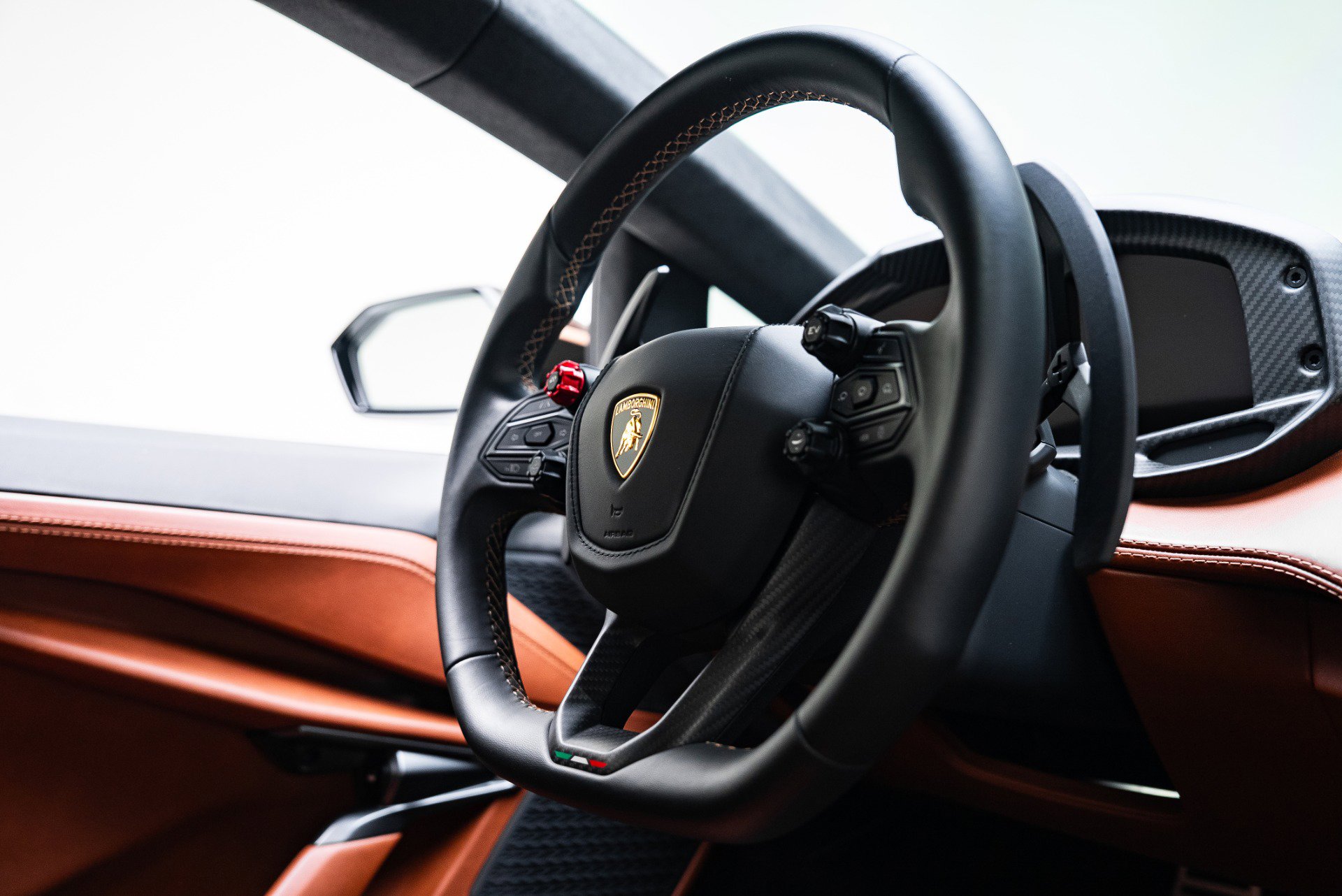 Used 2025 Lamborghini Revuelto image 43