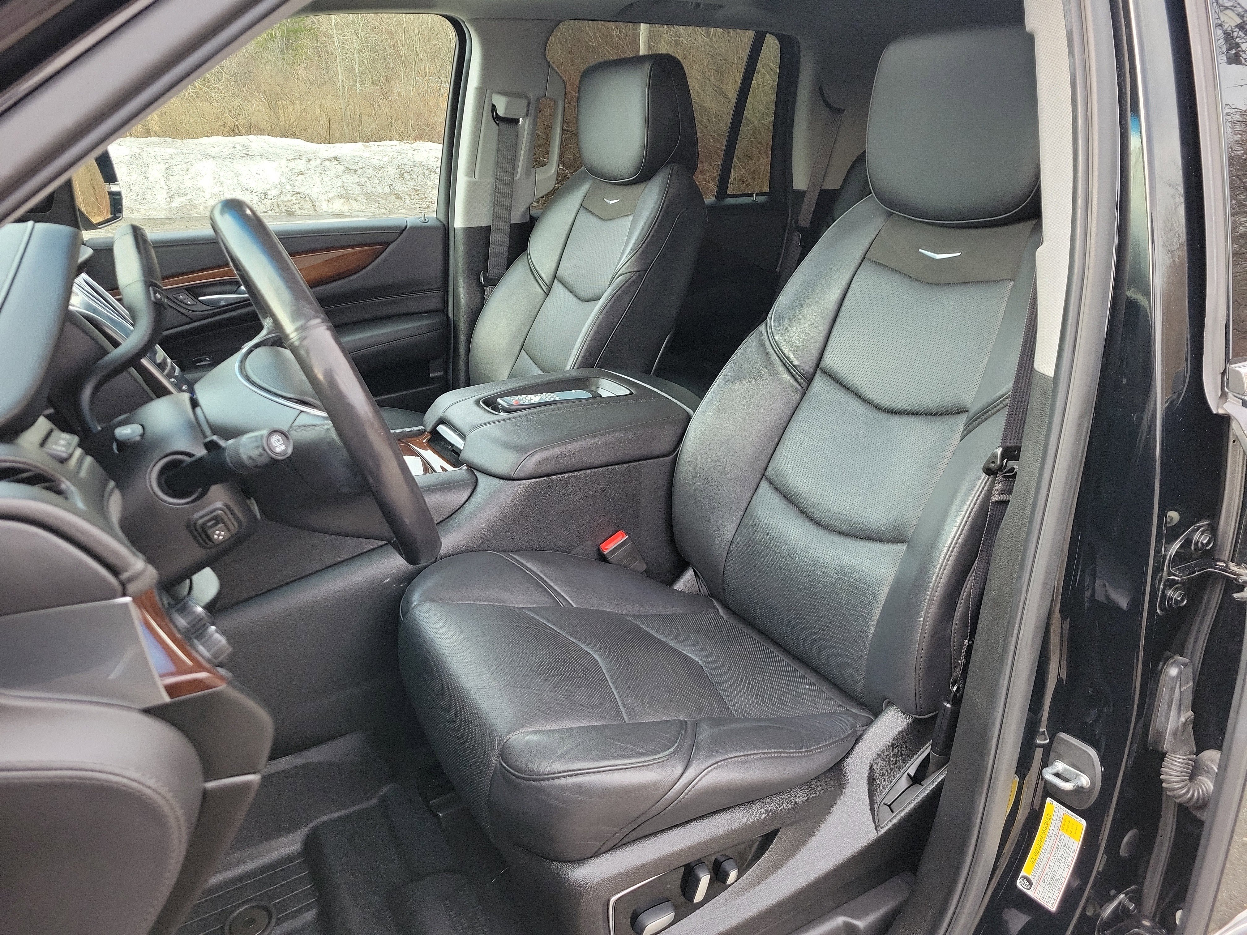Used 2019 Cadillac Escalade Luxury image 14