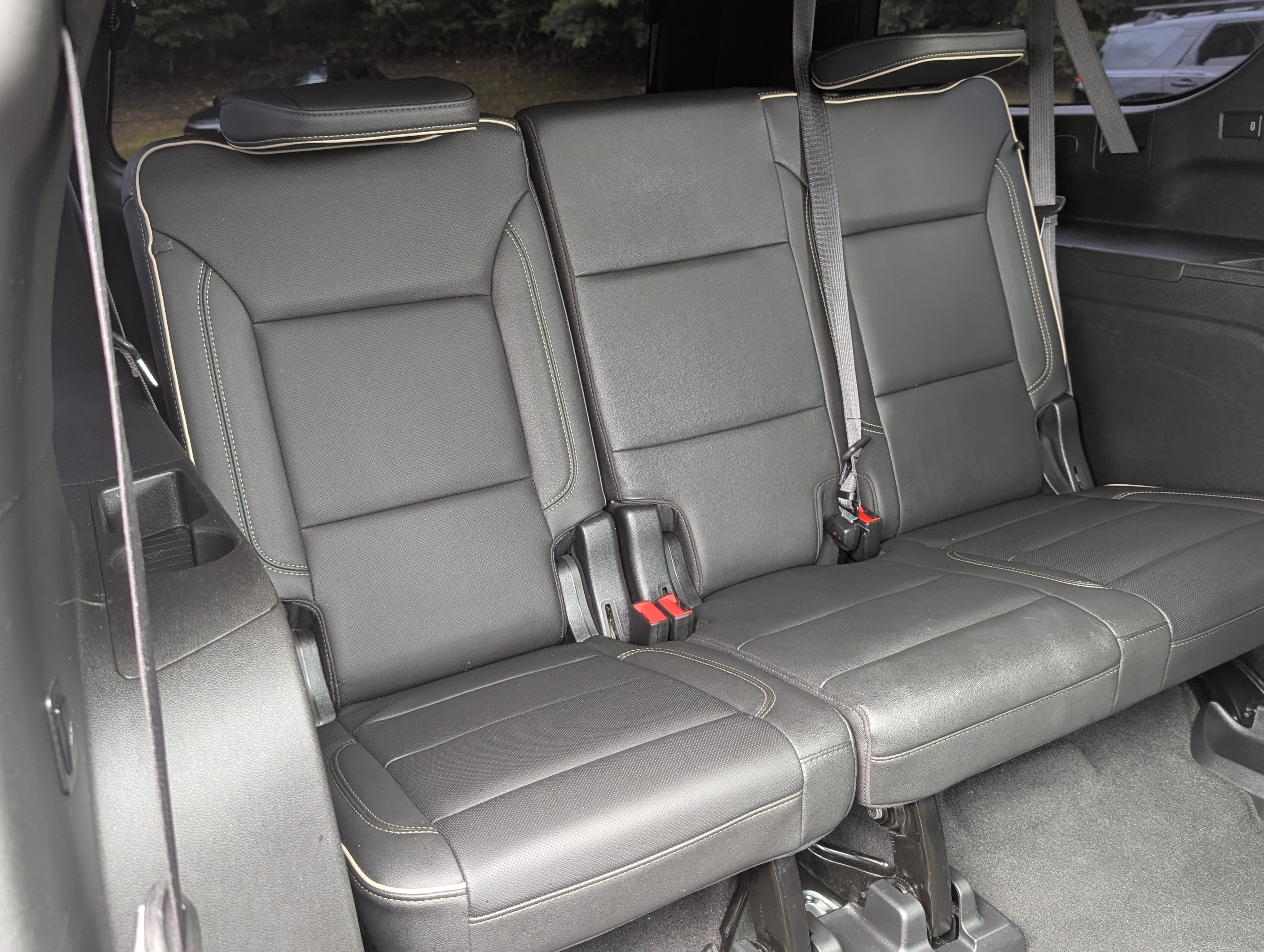 Used 2021 Chevrolet Suburban Premier w/ Premium Package 2 RWD image 22