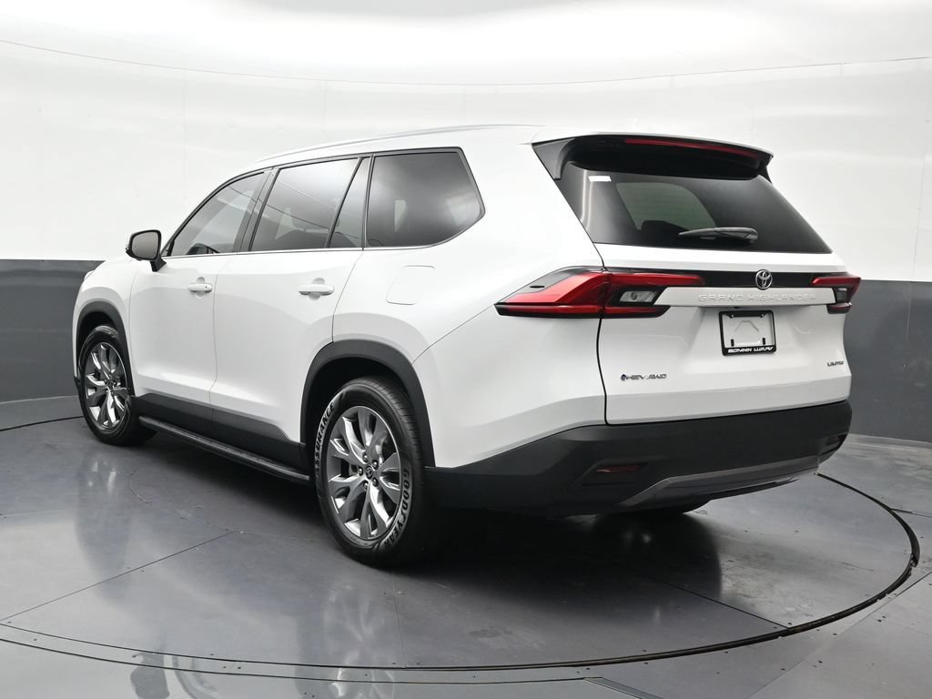 Used 2024 Toyota Grand Highlander AWD Hybrid image 3