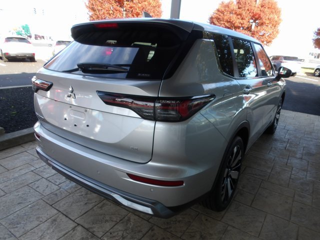 New 2025 Mitsubishi Outlander SE image 7