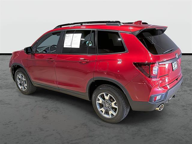 Used 2023 Honda Passport TrailSport image 2