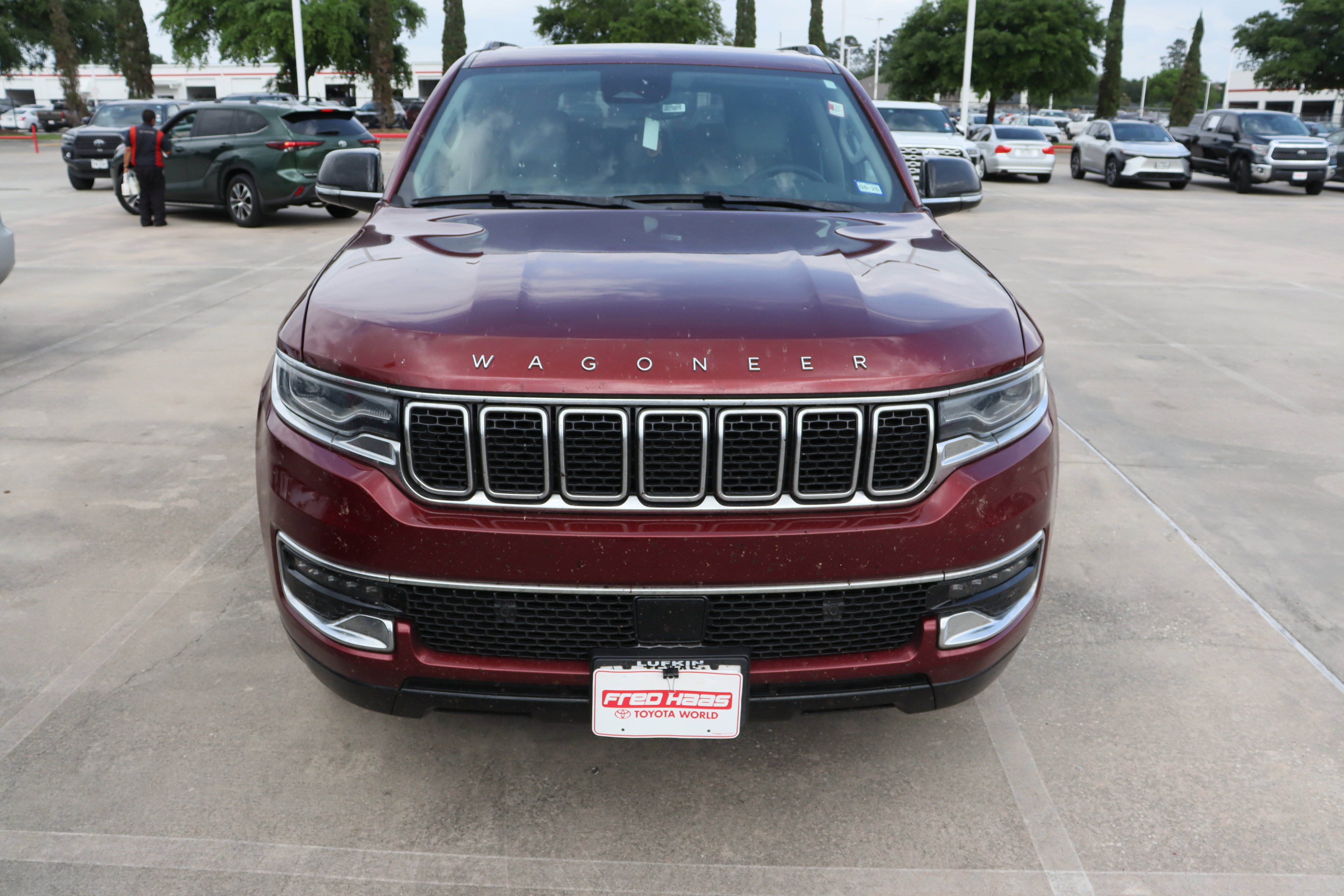 Used 2023 Jeep Wagoneer 2WD w/ Premium Group I image 4