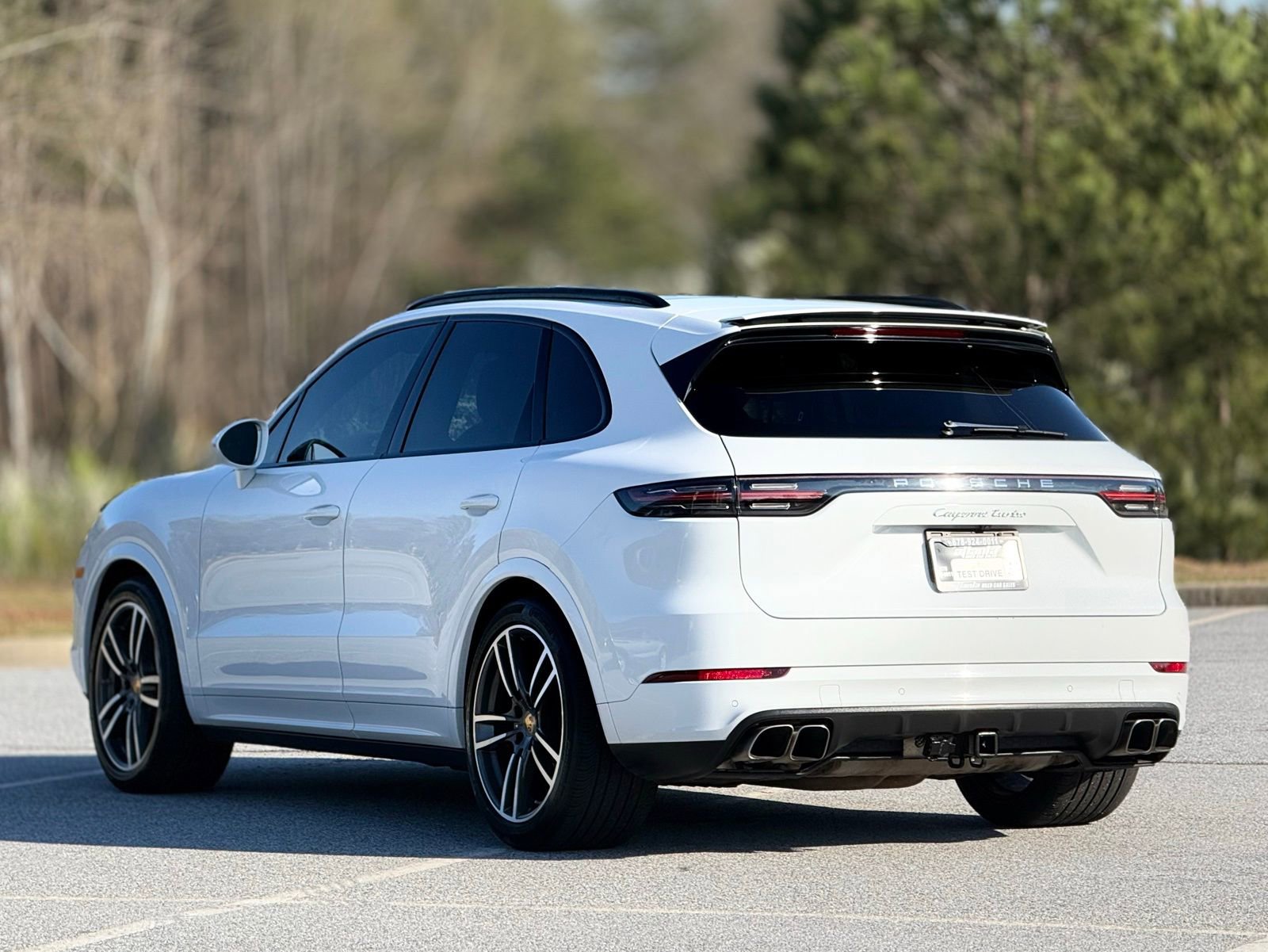 Used 2019 Porsche Cayenne Turbo image 9