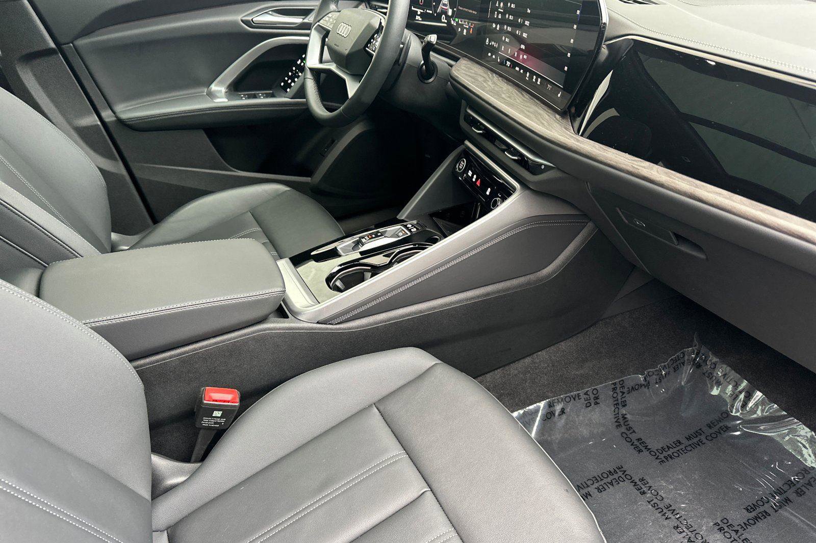 Certified 2025 Audi Q5 Premium Plus w/ Premium Plus image 16