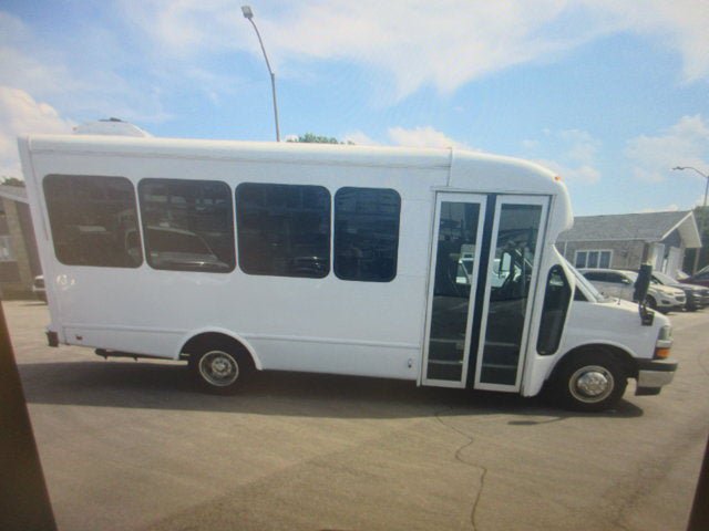Used 2022 Chevrolet Express 3500 w/ Shuttle Bus Package