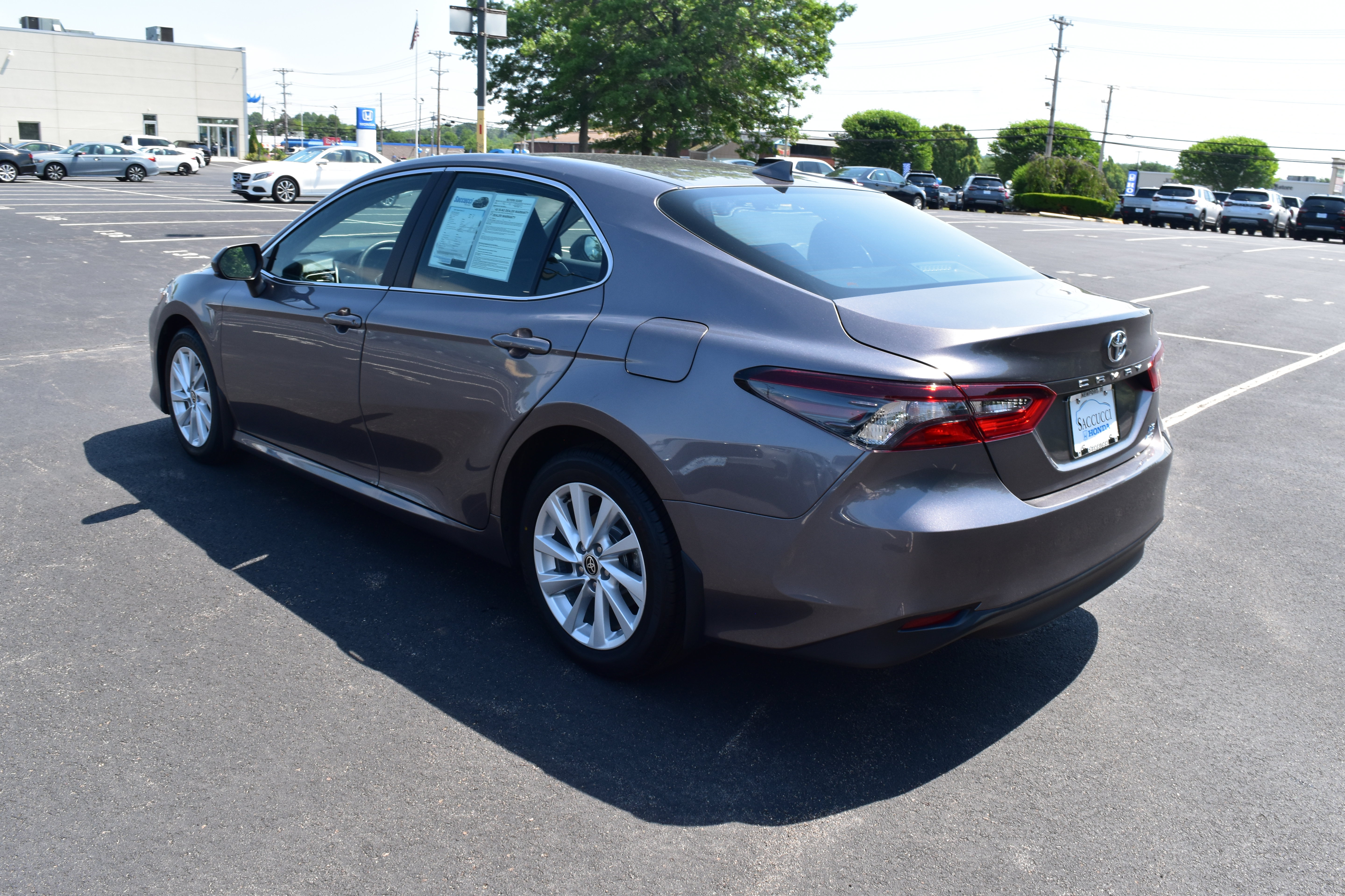 Used 2024 Toyota Camry LE AWD/4WD image 4