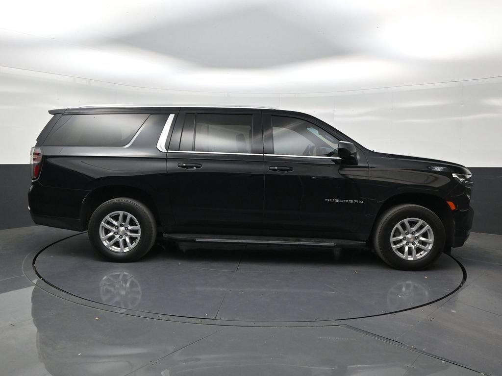 Used 2024 Chevrolet Suburban LS RWD image 6