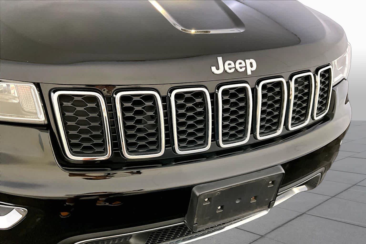 Used 2020 Jeep Grand Cherokee Limited AWD/4WD image 32