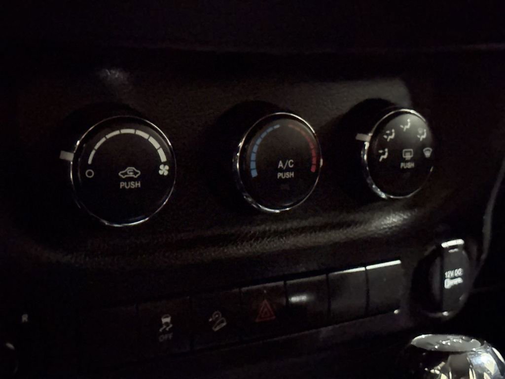 Used 2018 Jeep Wrangler Unlimited Sport S image 15