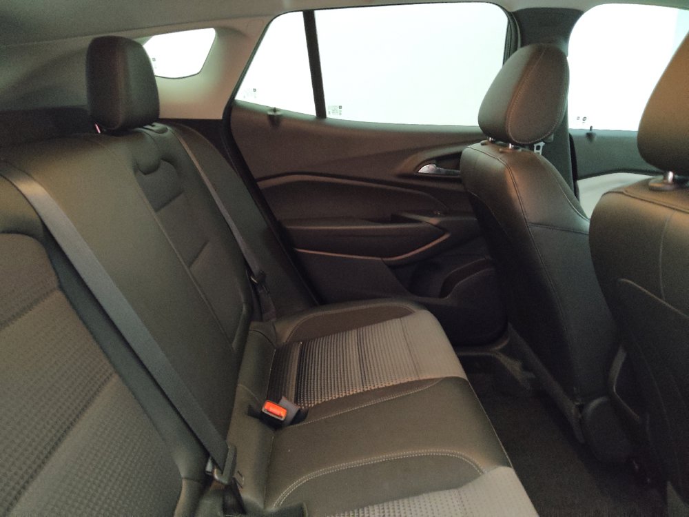 Used 2025 Chevrolet Trax LT w/ Driver Confidence Package FWD image 19