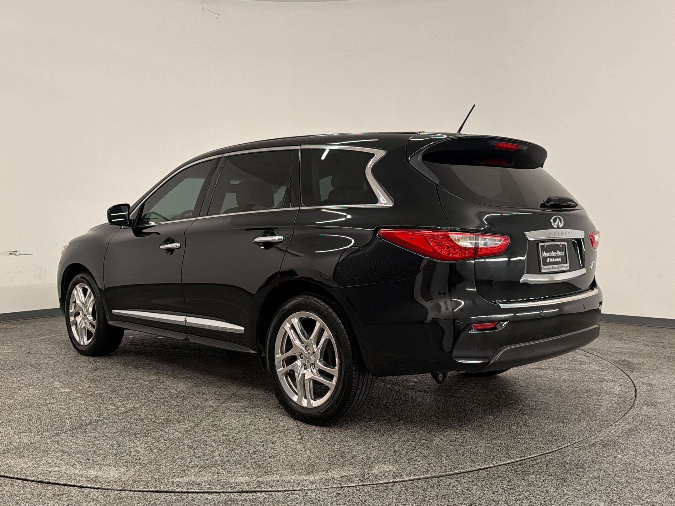 Used 2013 INFINITI JX35 FWD w/ Premium Pkg image 3