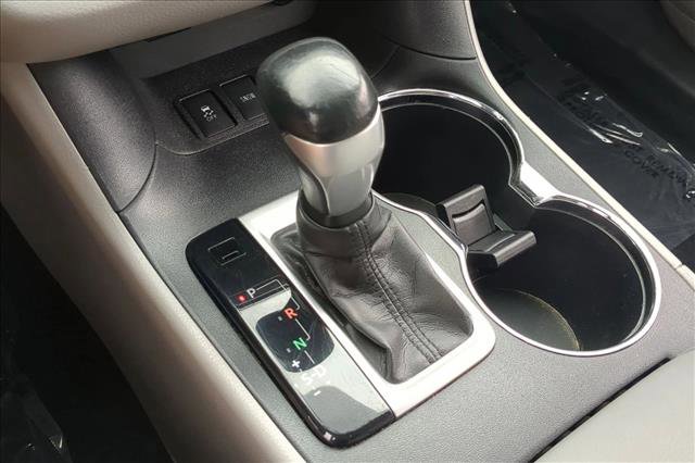 Used 2016 Toyota Highlander Plus FWD image 12