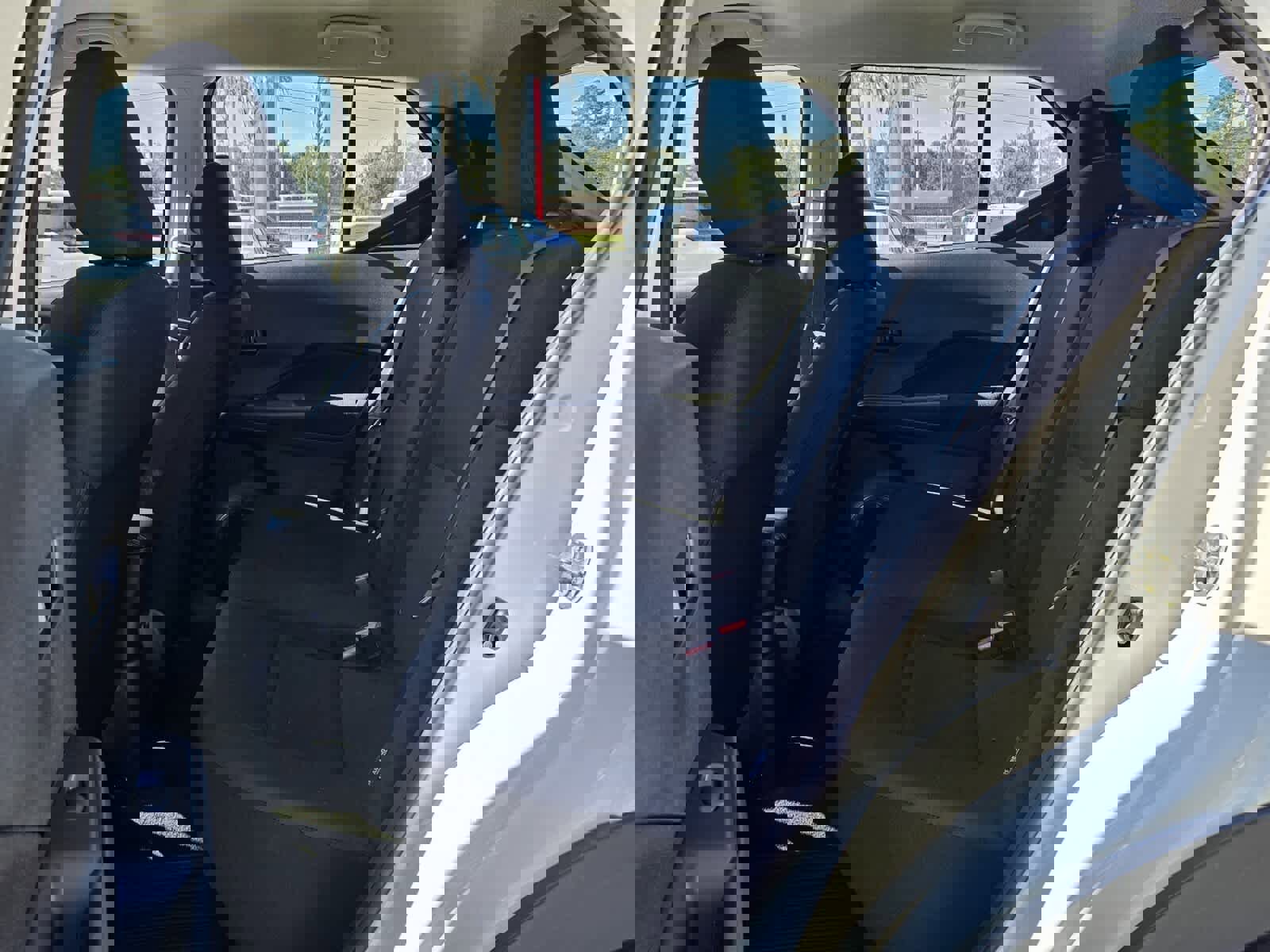 New 2025 Nissan Kicks Play S image 4