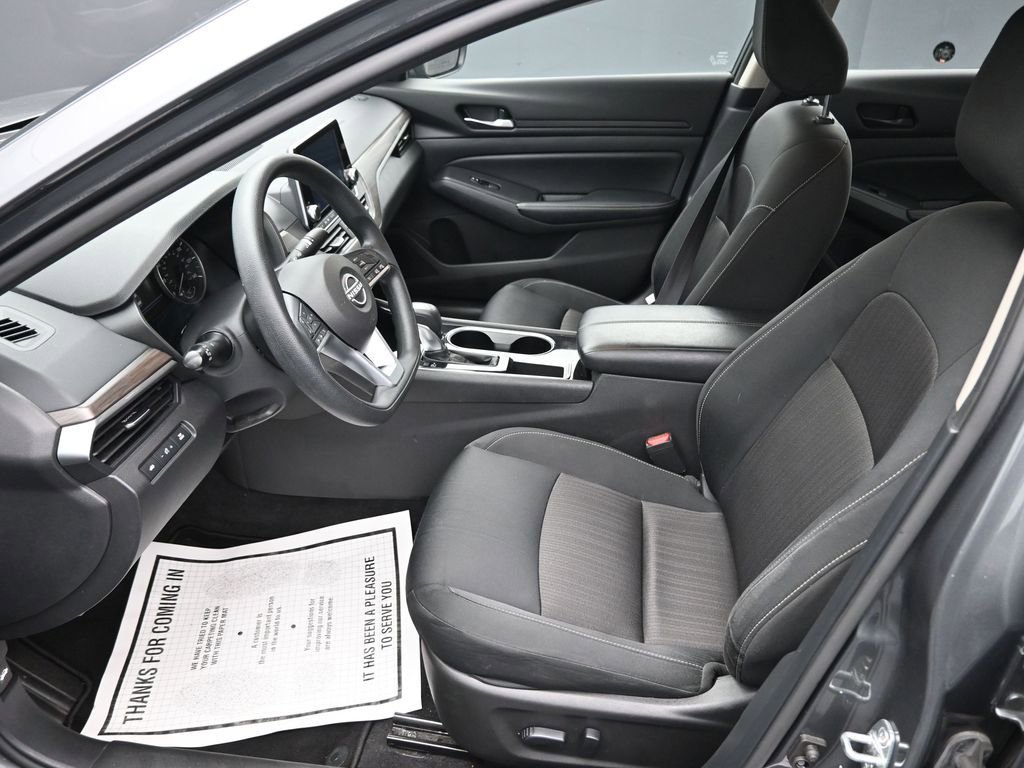 Used 2024 Nissan Altima 2.5 SV image 11