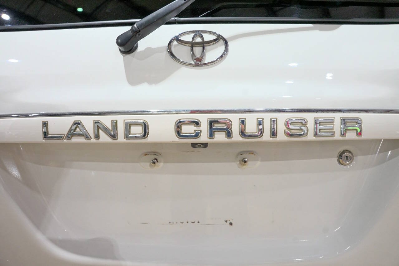 Used 2005 Toyota Land Cruiser AWD/4WD image 23