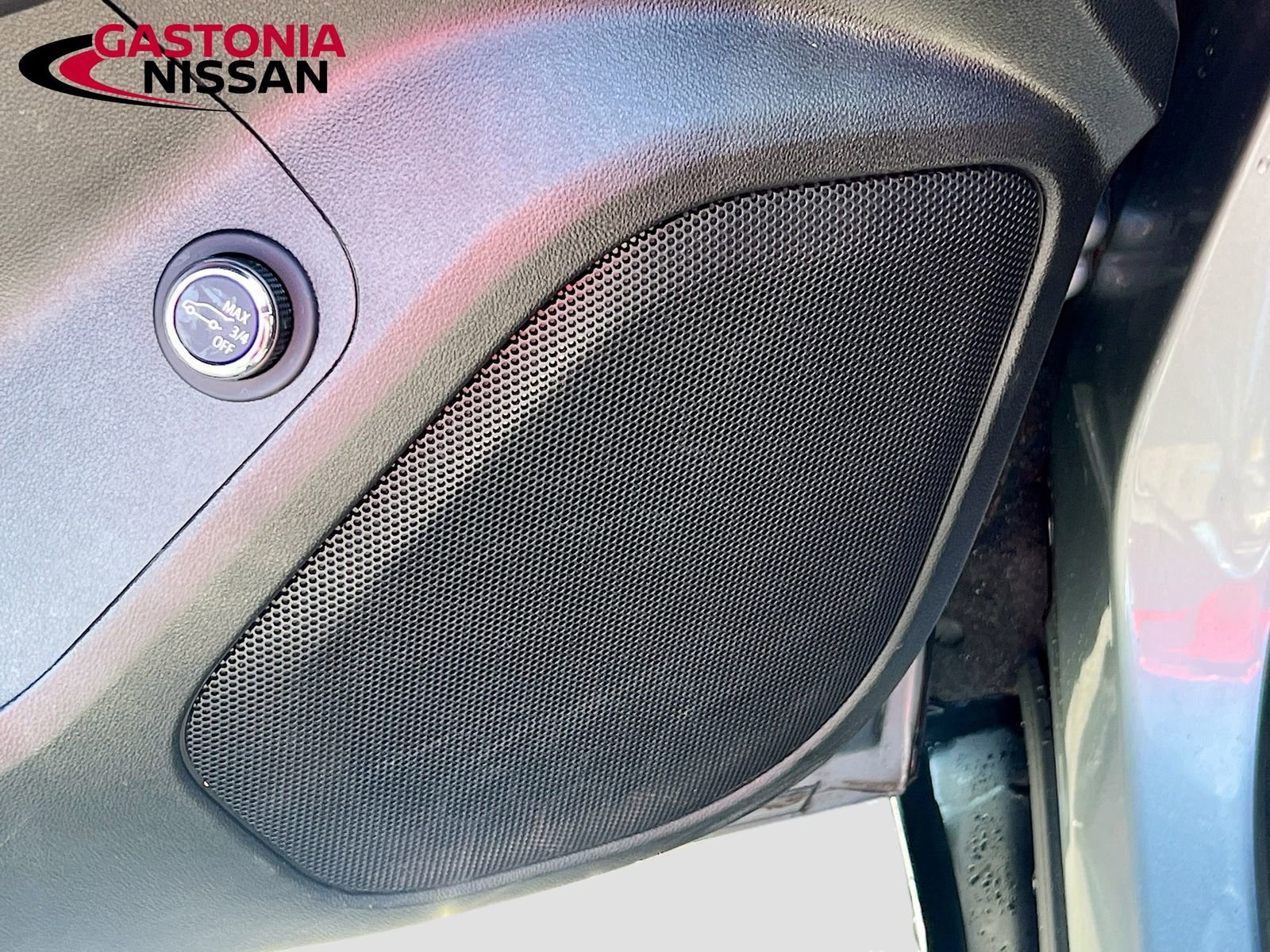 Used 2023 GMC Acadia SLE w/ Driver Convenience Package image 25