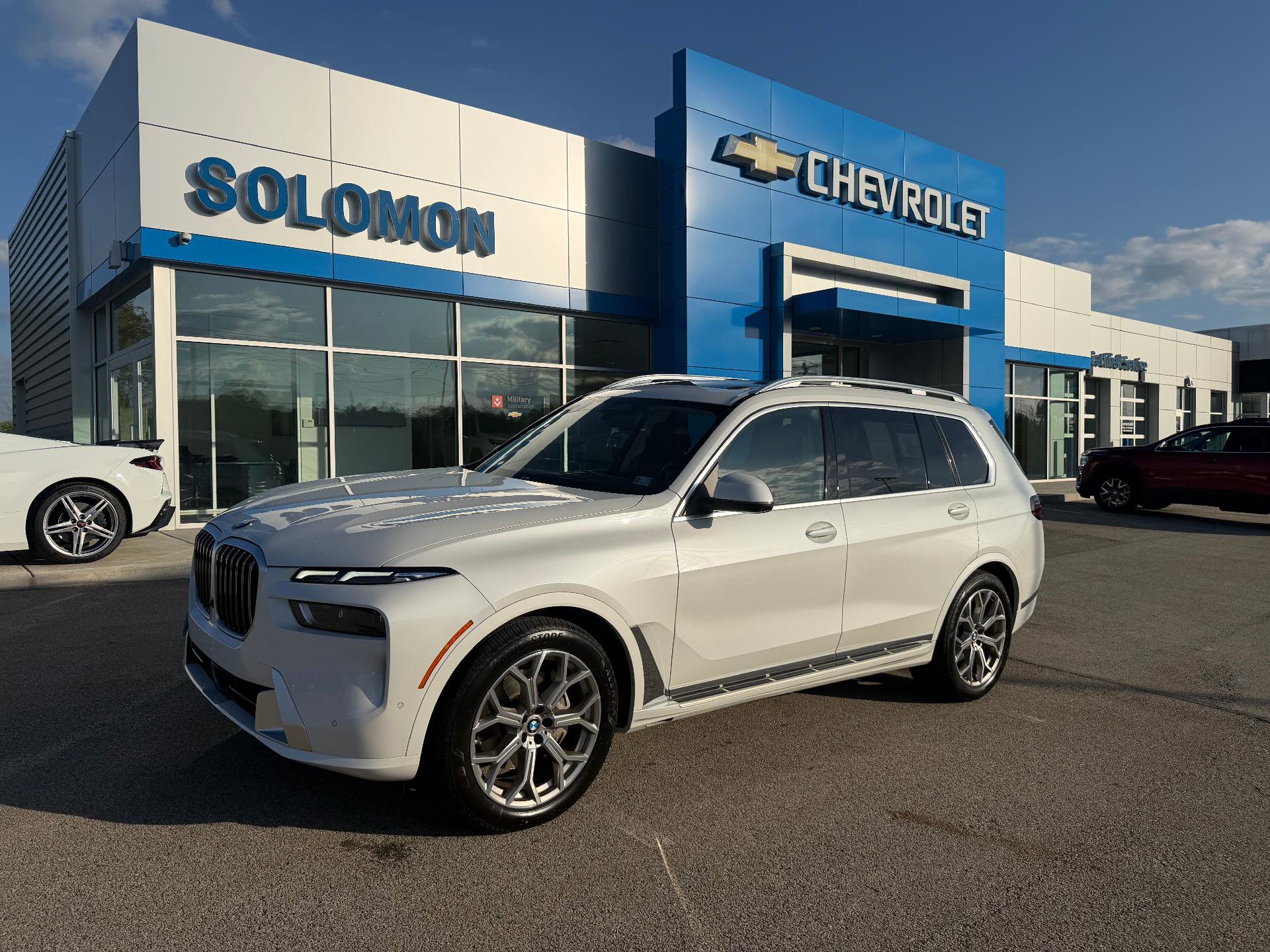 Used 2024 BMW X7 xDrive40i w/ Premium Package AWD/4WD image 2