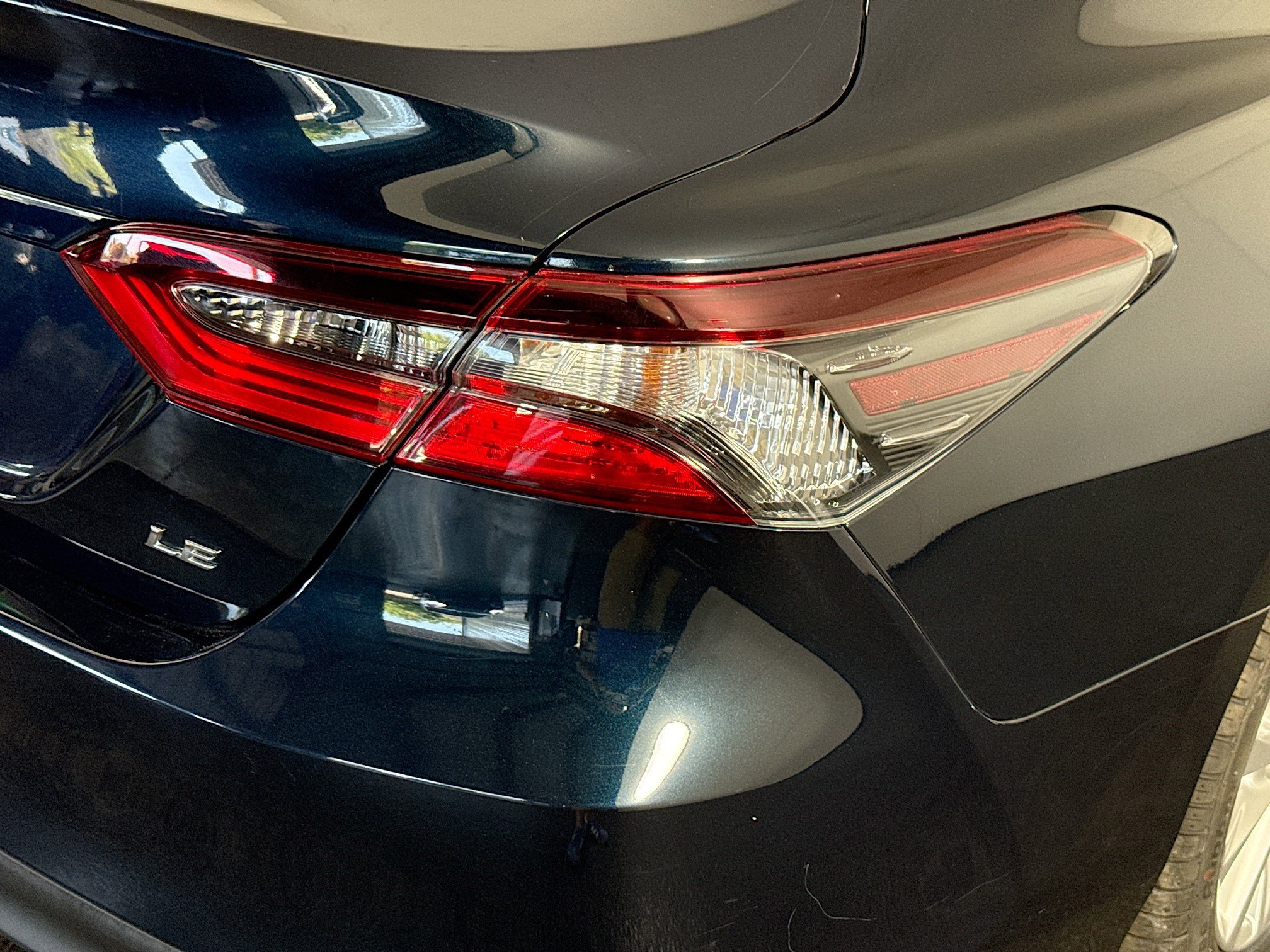 Used 2021 Toyota Camry LE image 33