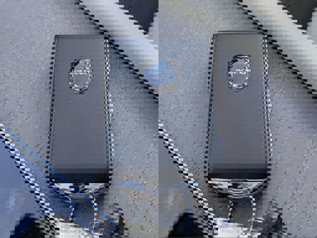 New 2026 Volvo XC90 T8 Ultra w/ Protection Package Premier AWD/4WD image 46