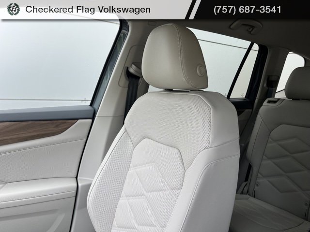New 2025 Volkswagen Atlas SE image 44