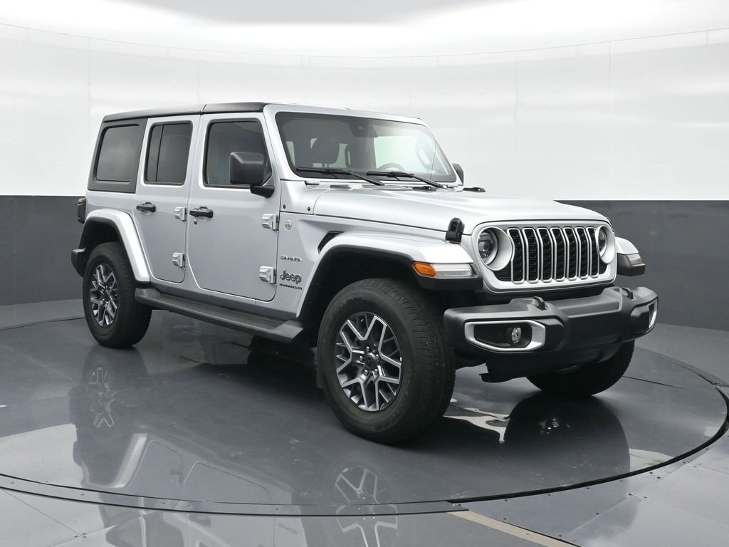 Used 2024 Jeep Wrangler Sahara image 11