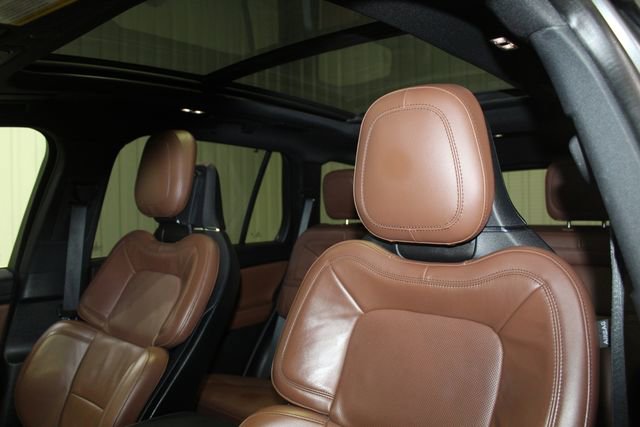 Used 2023 Lincoln Aviator Reserve w/ Equipment Group 201A image 6