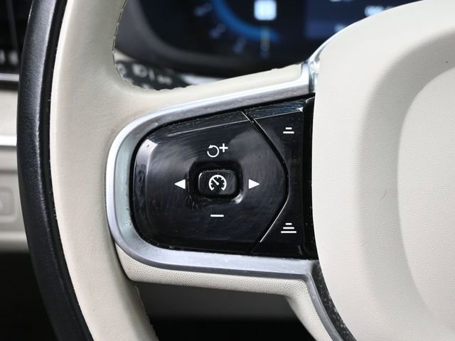 Used 2023 Volvo XC60 B5 Plus w/ Protection Package Premier image 15