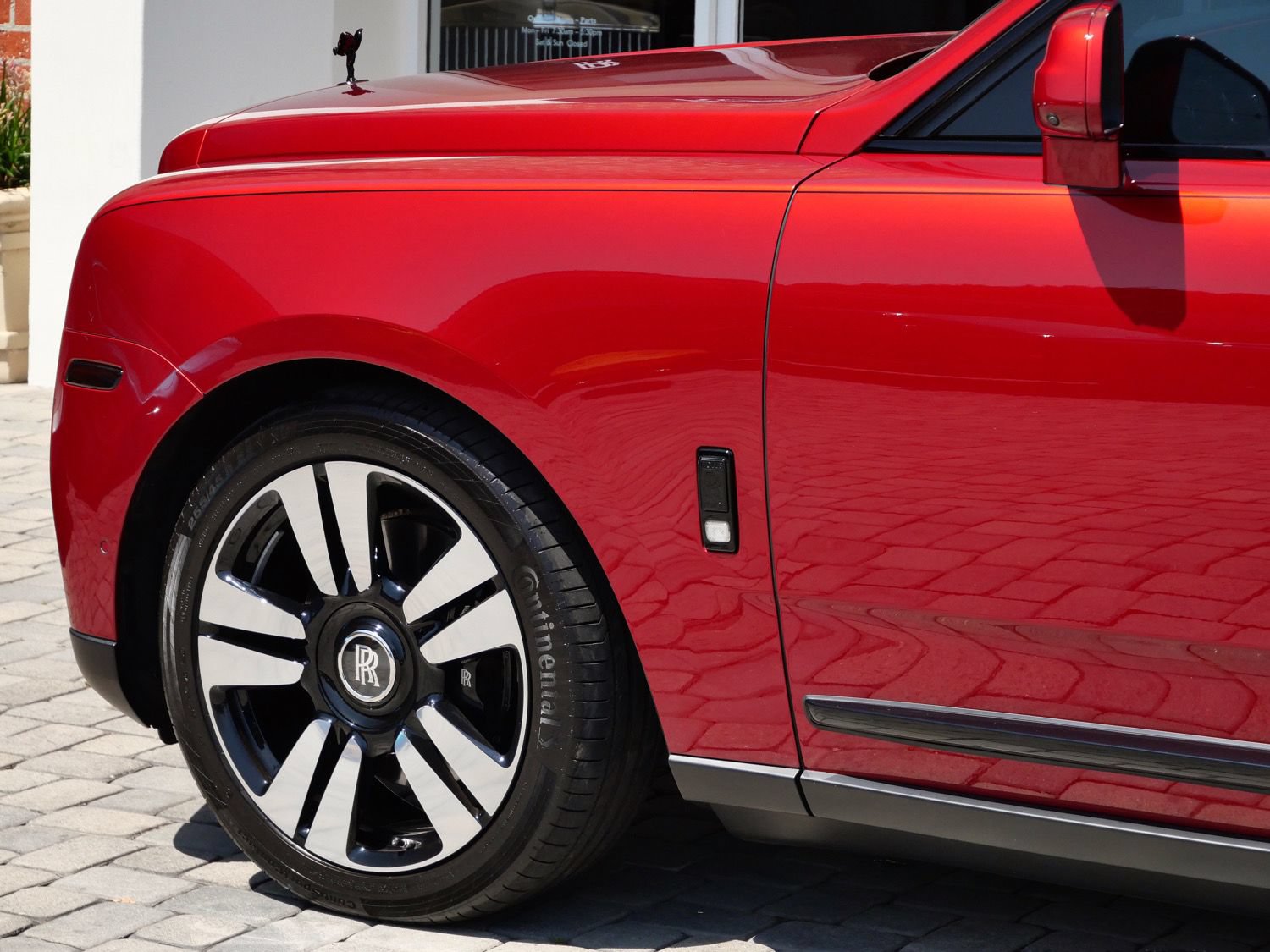 Used 2023 Rolls-Royce Cullinan AWD/4WD image 22