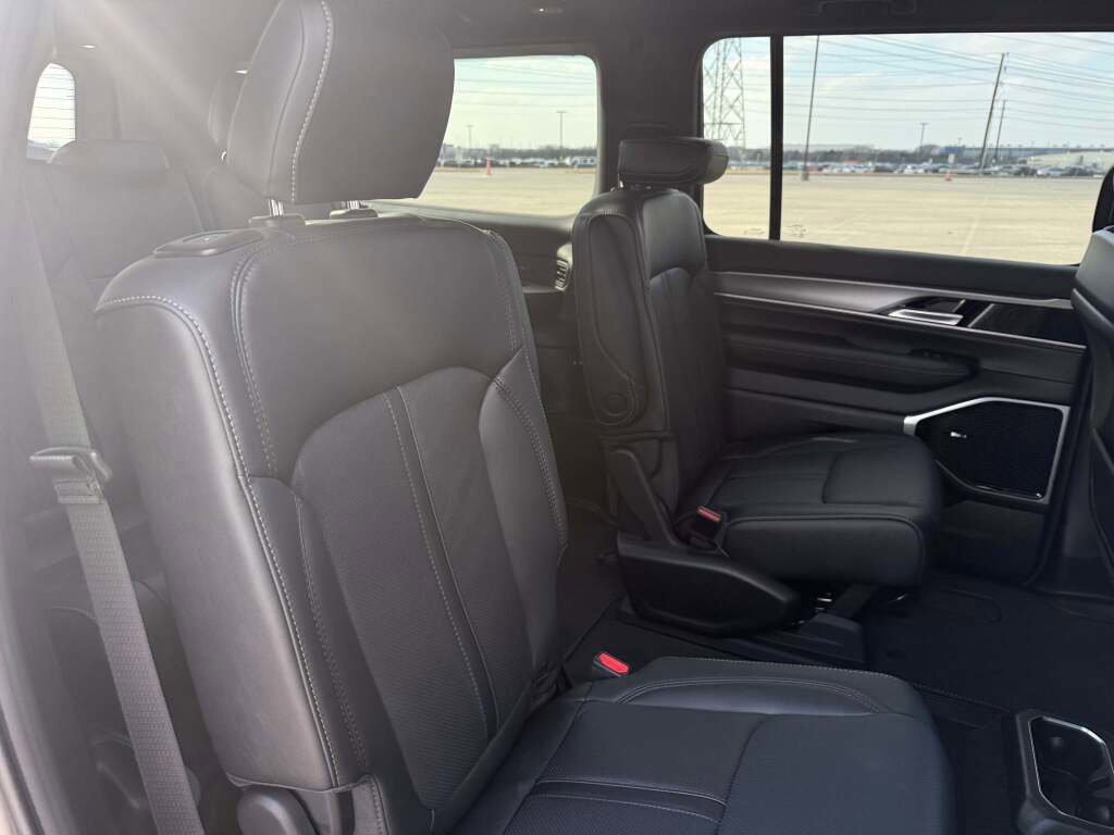 New 2026 Jeep Grand Wagoneer L Limited w/ Premium Group II image 19