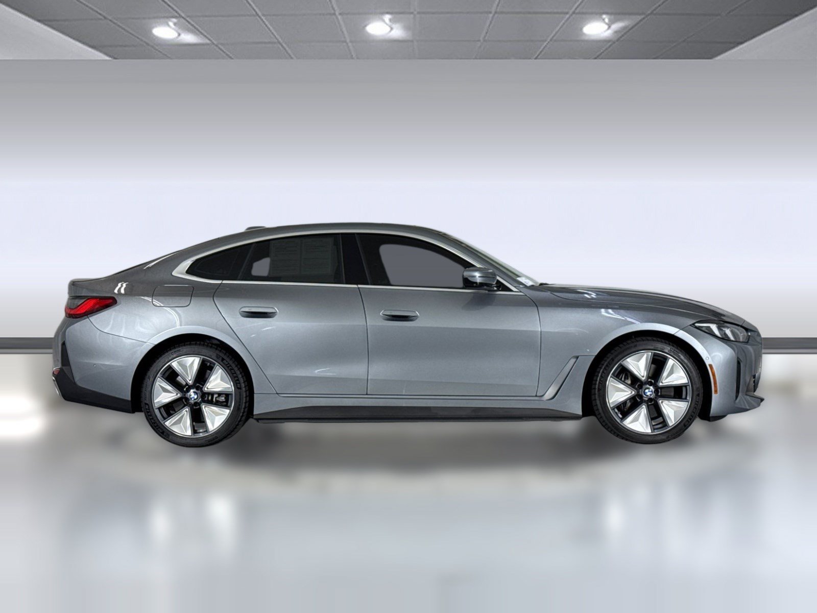 Used 2025 BMW i4 eDrive40 w/ Premium Package RWD image 8