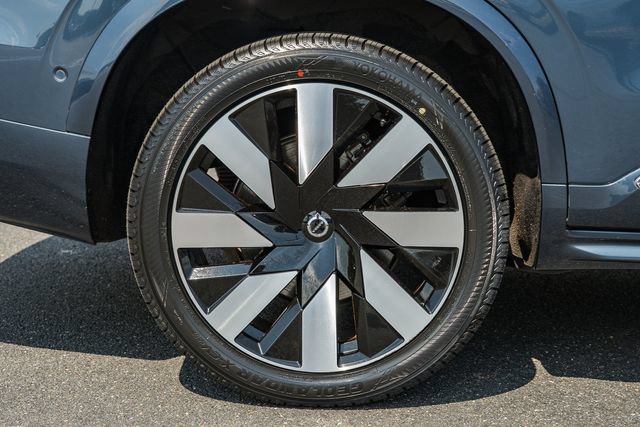Certified 2023 Volvo XC90 T8 Ultimate w/ Lounge Package AWD/4WD image 18